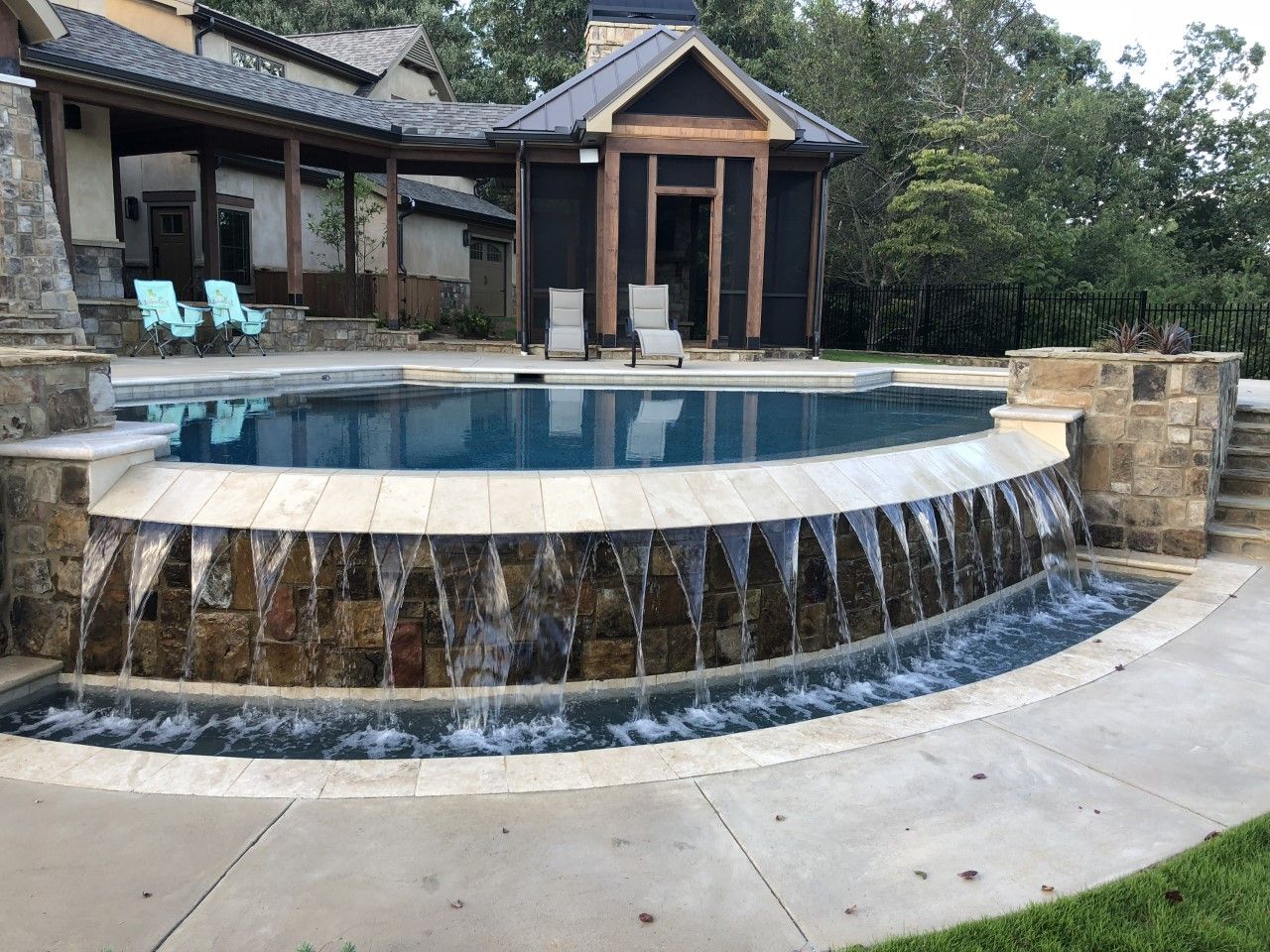 A pool with diagonal water flows